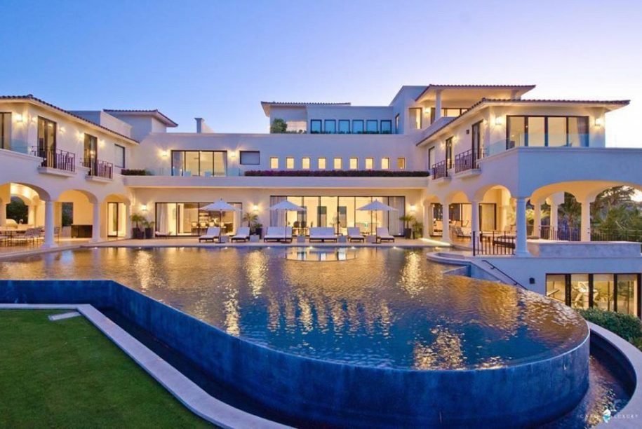 advantages-of-living-in-a-villa